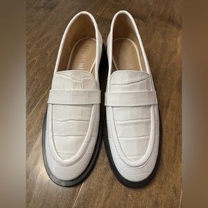 Stuart Weitzman Palmer White Loafer Shoes 6